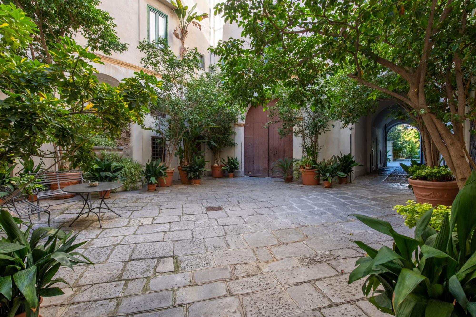 פלרמו Palazzo De Gregorio Apartments מראה חיצוני תמונה
